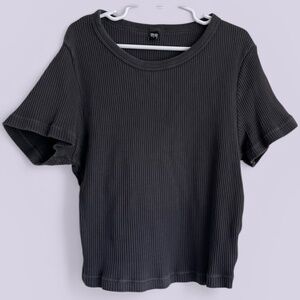 Uniqlo Charcoal Gray Ribbed Short Sleeve Top Size M